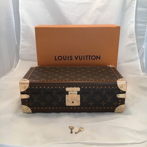Louis Vuitton Jewelry - Authentic Louis Vuitton Coffret 8 Montres